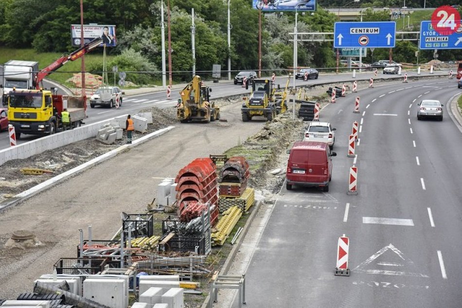 Ilustračný obrázok k článku Prejazd z Molecovej na Karloveskú v smere do centra dočasne uzavrú. Prejdete obchádzkou