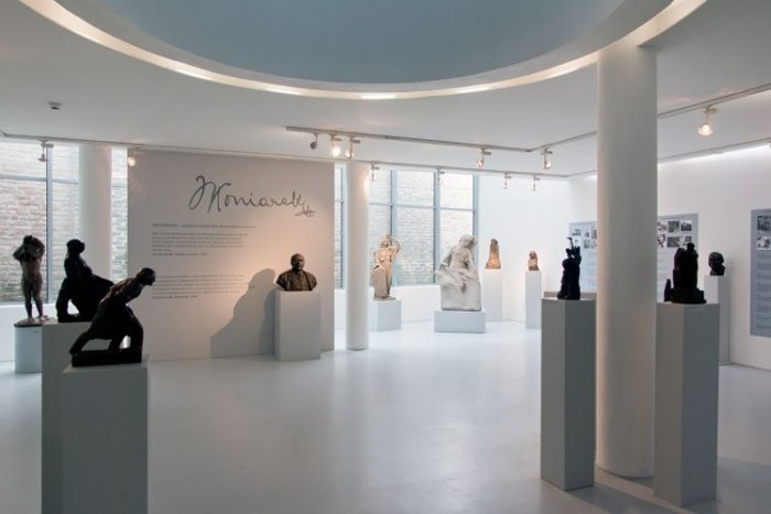 Ilustračný obrázok k článku Trnavská galéria zrekonštruovala nové krídlo Kopplovej vily a opäť vystavuje