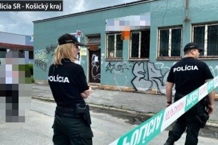 Ilustračný obrázok k článku Ozbrojený prepad v stávkovej kancelárii: Policajti o hrdinstve a sile ženy (51)