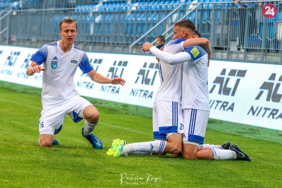 Ilustračný obrázok k článku Nitra zdolala Trenčín rozdielom triedy: V baráži o udržanie vyzve Dubnicu nad Váhom