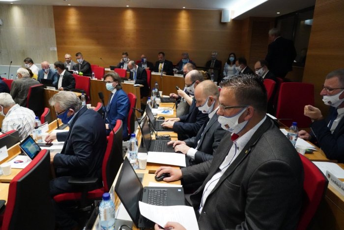 Ilustračný obrázok k článku Krajskí poslanci rozdelili viac ako dva milióny eur, pripravené sú ďalšie dva