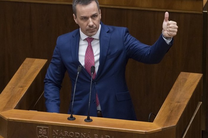 Ilustračný obrázok k článku Erik Tomáš: Sú podozrenia, že nitky vo veľkej kauze vedú k Matovičovi