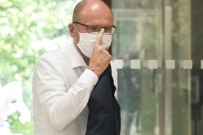 Ilustračný obrázok k článku Zmluvy medzi Tiposom a poradcom ministra Hegera sú hanbou, tvrdí Sulík