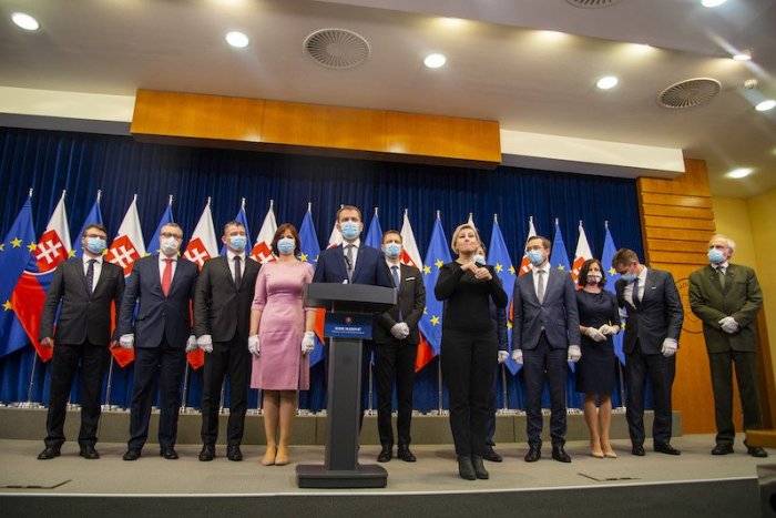 Ilustračný obrázok k článku Vláda amatérov? Aké vysvedčenie si zaslúži Matovičov kabinet po 100 dňoch?