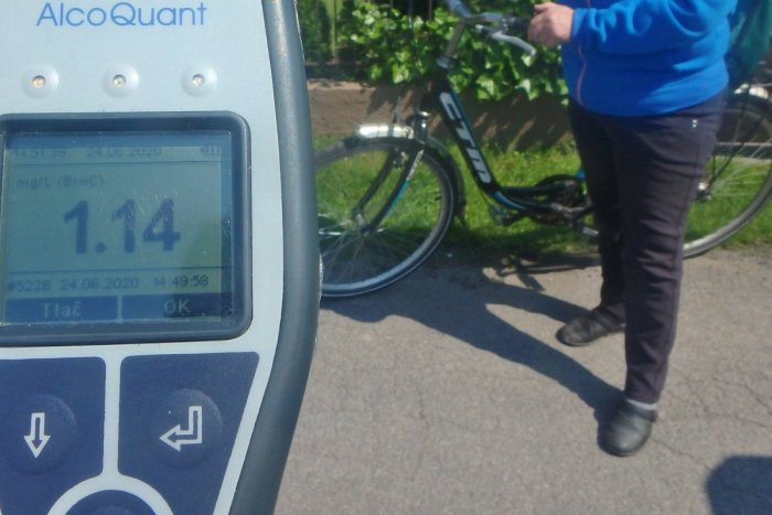 Ilustračný obrázok k článku Ohrozovala seba i ostatných: Cyklistka nafúkala 2,38 promile