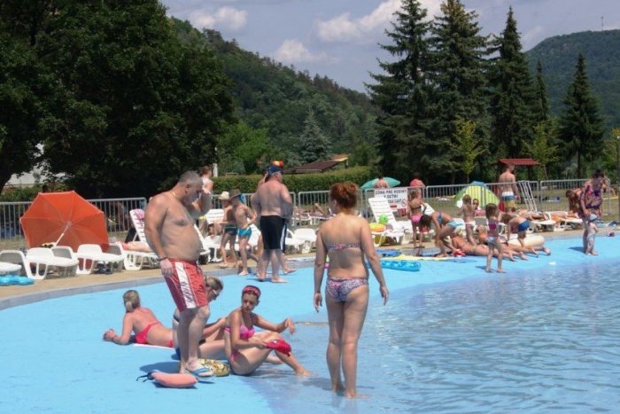 Ilustračný obrázok k článku O chvíľu to vypukne: Žiarske kúpalisko otvára, po rokoch zdvihlo ceny