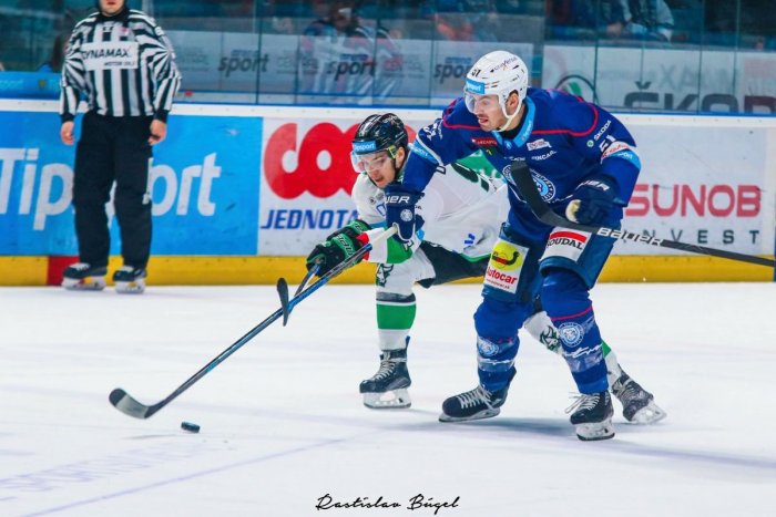 Ilustračný obrázok k článku Hokejový klub potešil fanúšikov: Zmluvu predĺžil ďalší útočník