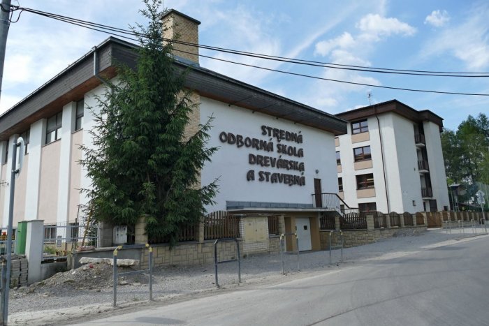 Ilustračný obrázok k článku Ďalšie mesto ZATVÁRA pre koronavírus školy a školské zariadenia