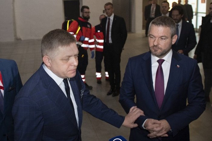 Ilustračný obrázok k článku Pellegrini končí vo farbách Smeru-SD, aj on sa už vzdal členstva