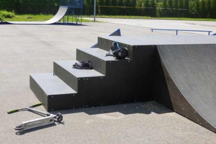Ilustračný obrázok k článku Kto má toto za potreby? Skatepark za športovou halou je opäť poškodený