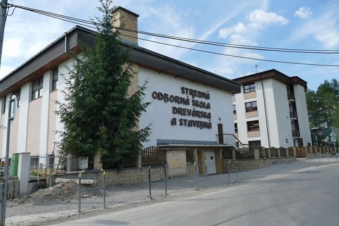 Ilustračný obrázok k článku Opatrenia obnovuje ďalšie mesto v Žilinskom kraji: Dotknú sa škôl, kultúry aj športu