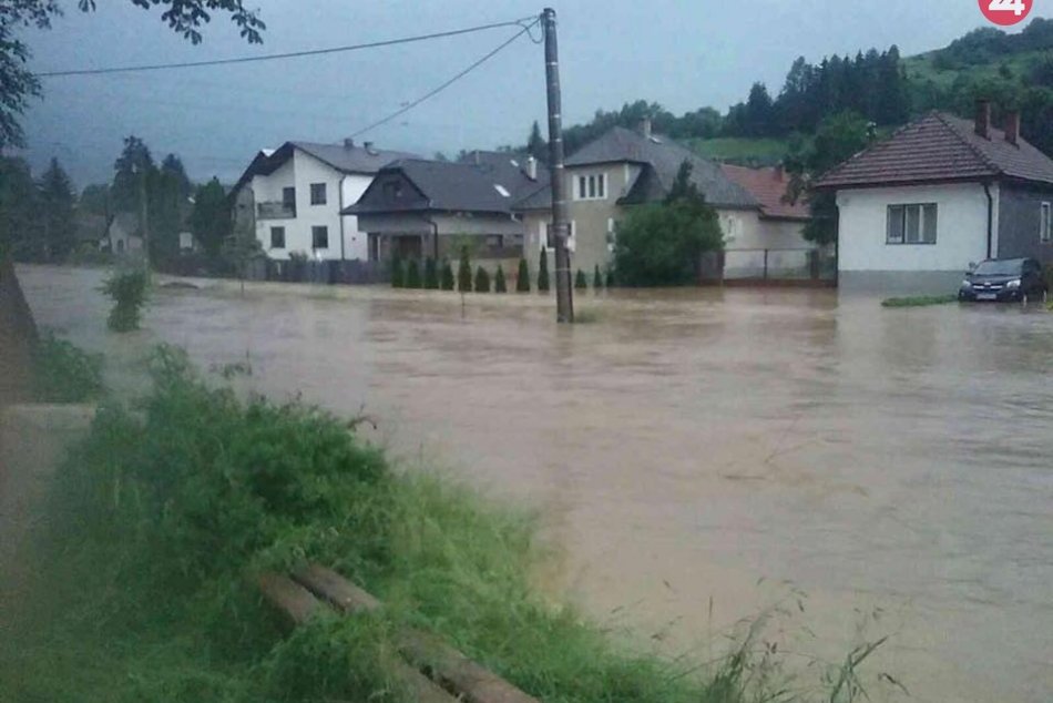 Ilustračný obrázok k článku Silný dážď potrápil Liptov: Vyliaty potok a zatopené pivnice, FOTO
