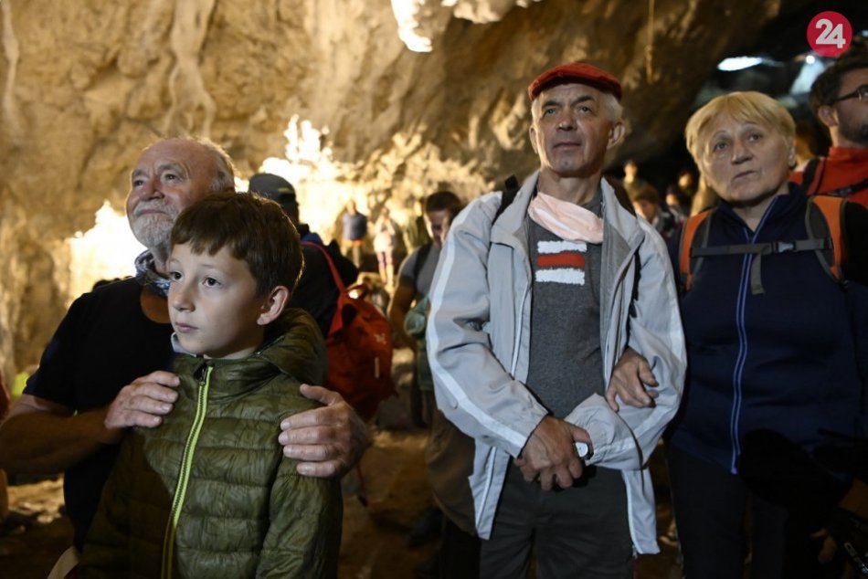 Ilustračný obrázok k článku Návrat v plnej paráde: V známej jaskyni vystúpia hudobníci z Považskej, PROGRAM