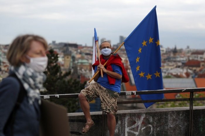 Ilustračný obrázok k článku Česko je v pozore: Stovky nakazených za deň a úmrtia na koronavírus