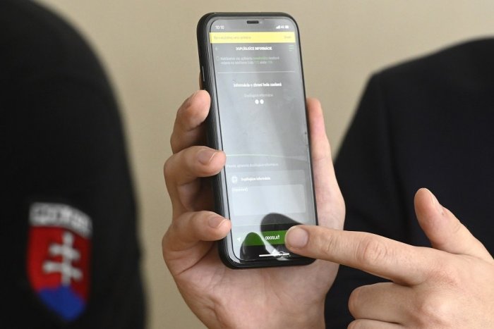 Ilustračný obrázok k článku Obete domáceho násilia bude chrániť diskrétna policajná aplikácia