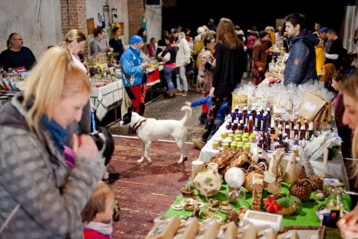 Ilustračný obrázok k článku Hľadáte DARČEKY na poslednú chvíľu? Bystričanov poteší obľúbený vianočný TRH