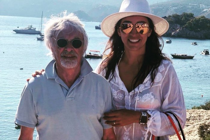 Ilustračný obrázok k článku Niekdajší šéf formuly 1 sa konečne dočkal: Má prvého syna v 89 rokoch!