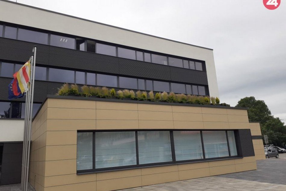 Ilustračný obrázok k článku Radnica upozorňuje: Pokračuje v zmenených úradných hodinách