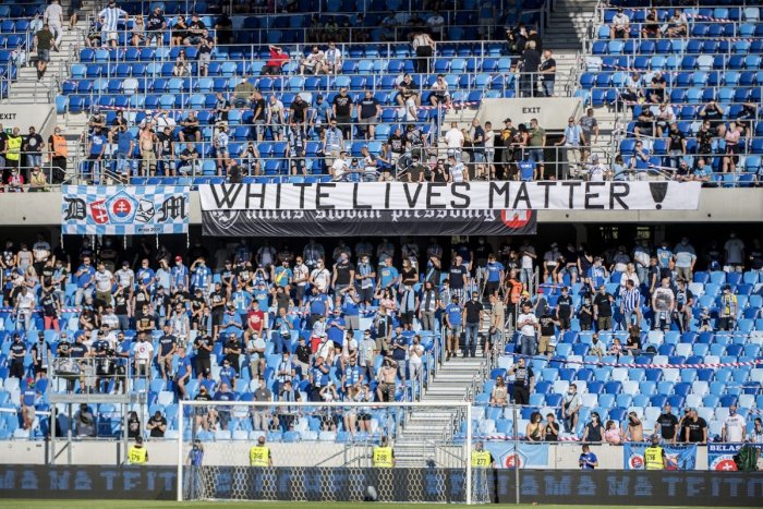 Ilustračný obrázok k článku Rasistické prejavy na futbale: Fanúšikovia Slovana sa zase predviedli