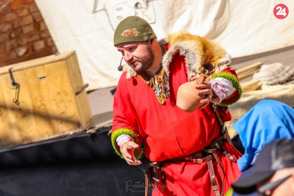 Ilustračný obrázok k článku Na Nitriansky hrad sa vrátia Čriepky stredoveku: PROGRAM bude v Gotickej priekope