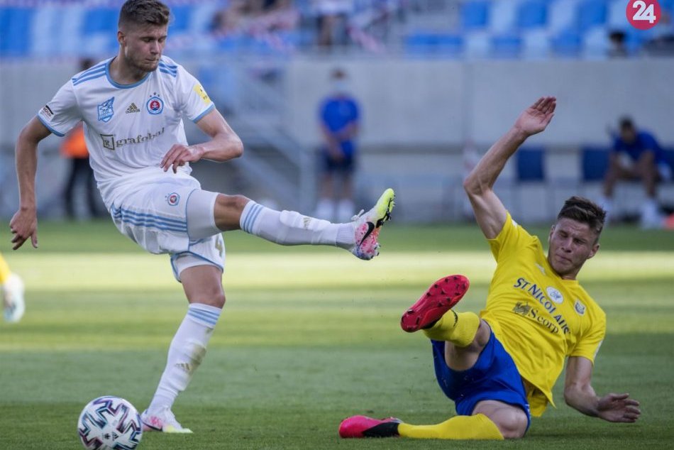 Ilustračný obrázok k článku Michalovce nestačili na Slovan: Inkasovali štyri góly, FOTO