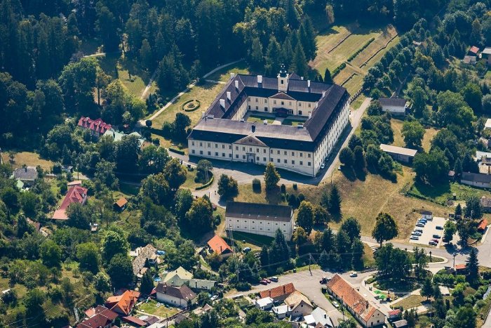 Ilustračný obrázok k článku Štiavnický región, to nie sú len kaviarne a tajchy: 12 tipov na viac či menej známe výlety