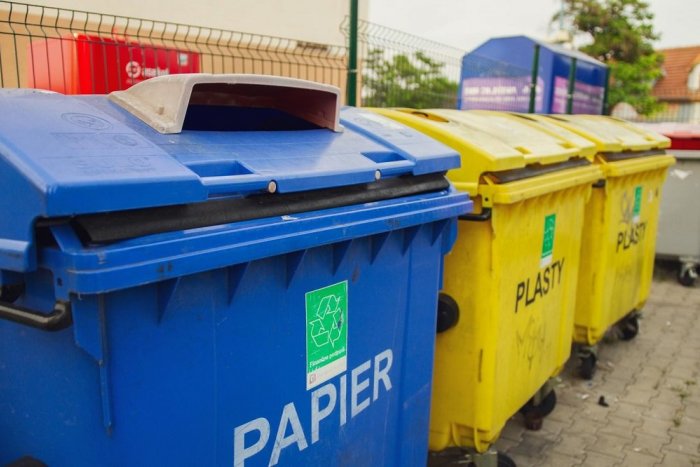 Ilustračný obrázok k článku V Hlohovci hrozí za uloženie odpadu do stojiska mimo kontajnera mastná pokuta!