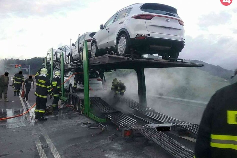 Ilustračný obrázok k článku Veľký náves na D3 v plameňoch: Pohotový vodič okamžite zasiahol, takto to dopadlo