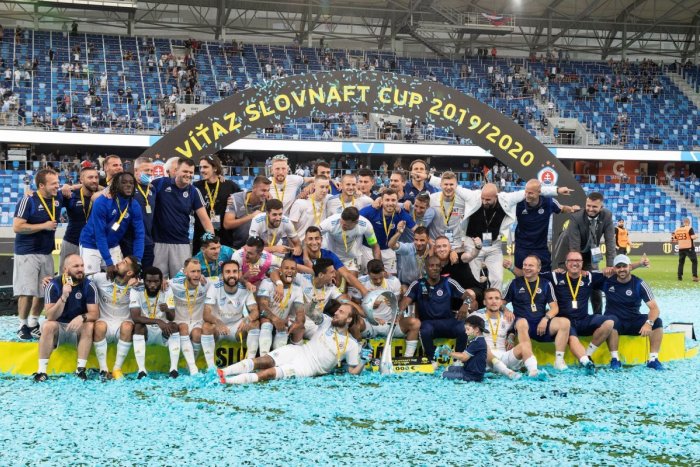 Ilustračný obrázok k článku Futbalisti Slovana majú double: O triumfe nad Ružomberkom rozhodol sporný moment! FOTO