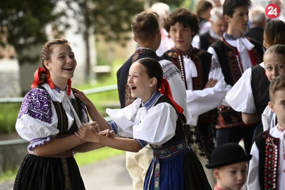 Ilustračný obrázok k článku Opatová žila folklórom: Nechýbal ani krojovaný sprievod, FOTO