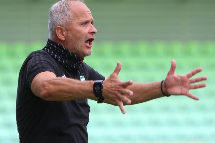 Ilustračný obrázok k článku Slovenský tréner prežíva v Česku tretiu karanténu: Je to na hlavu! FOTO