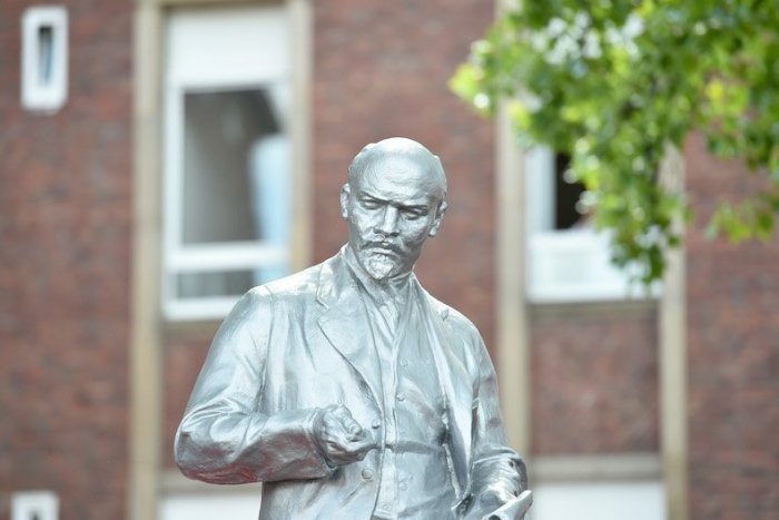 Ilustračný obrázok k článku SVET O SLOVENSKU: Neuveriteľné! Popradská socha Lenina v USA stále stojí