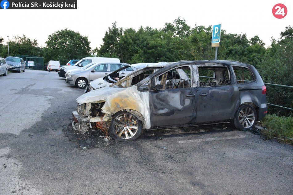 Ilustračný obrázok k článku Mladého podpaľača áut už policajti obvinili. Aký trest mu hrozí?