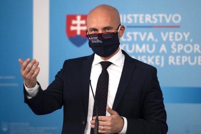 Ilustračný obrázok k článku Minister Gröhling mieri do Prievidze: ZOZNAM škôl, ktoré navštívi