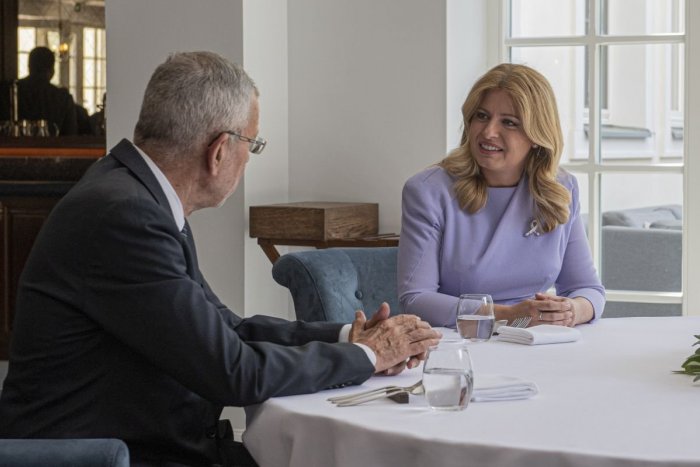 Ilustračný obrázok k článku Čaputová privítala rakúskeho prezidenta: Hovorili aj o pandémii koronavírusu