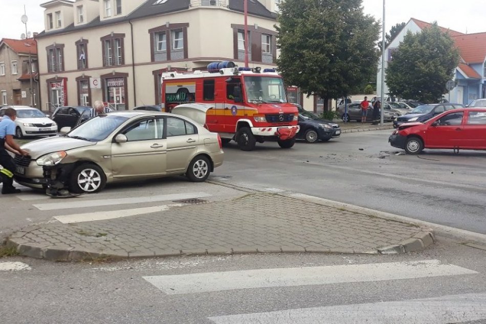 Ilustračný obrázok k článku Dopravná nehoda Sladovníckej!, FOTO