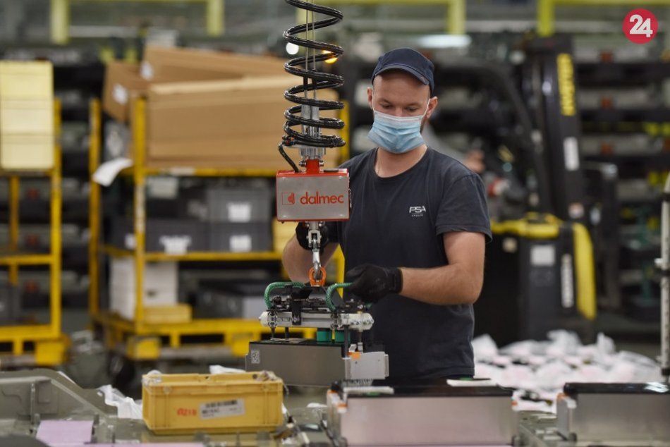 Ilustračný obrázok k článku Trnavská automobilka zvýši mzdy a pridá mimoriadny bonus: O KOĽKO si prilepšia?