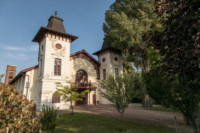 Ilustračný obrázok k článku VIZUALIZÁCIE: Divadlo Aréna dostane nový šat. Aktuálne hľadá priestory, kde bude zatiaľ hrať