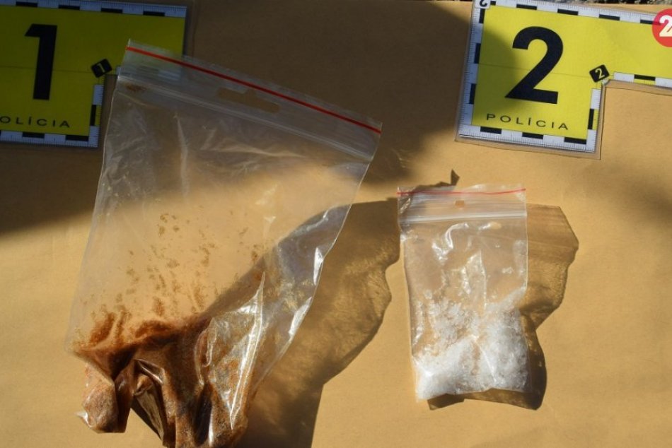 Ilustračný obrázok k článku Policajti rozložili sereďský drogový brloh