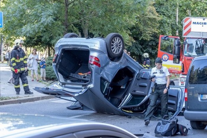 Ilustračný obrázok k článku Na Kollárovom námestí bola vážna nehoda. Zasahovali hasiči + FOTO