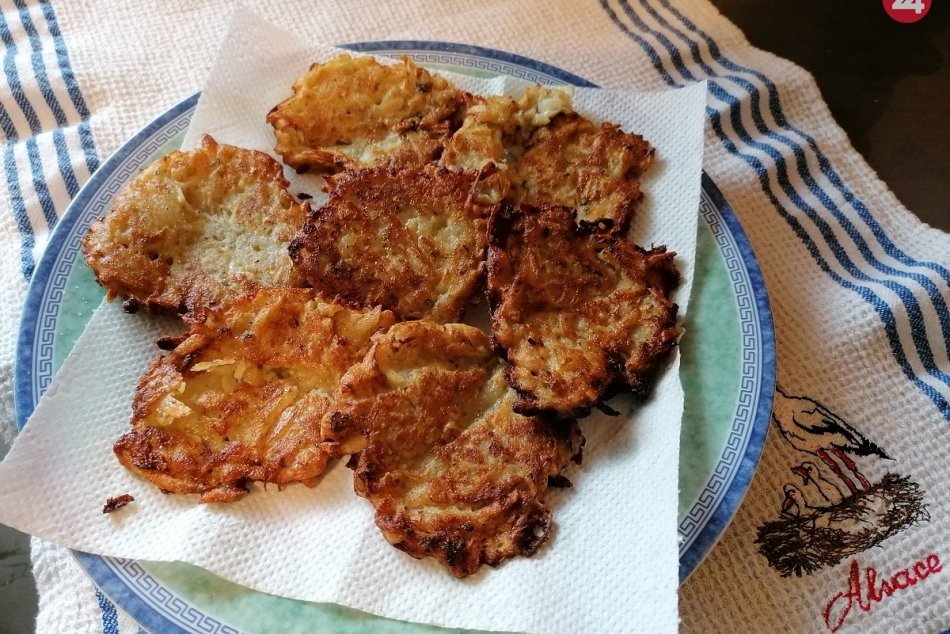 Ilustračný obrázok k článku FOTORECEPT: Urobte si skvelé cuketové placky so syrom