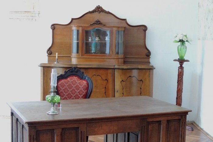 Ilustračný obrázok k článku Moysesova izba v kaštieli ukrýva autentické pozostalosti: Nájdeme tu aj jeho soľničku