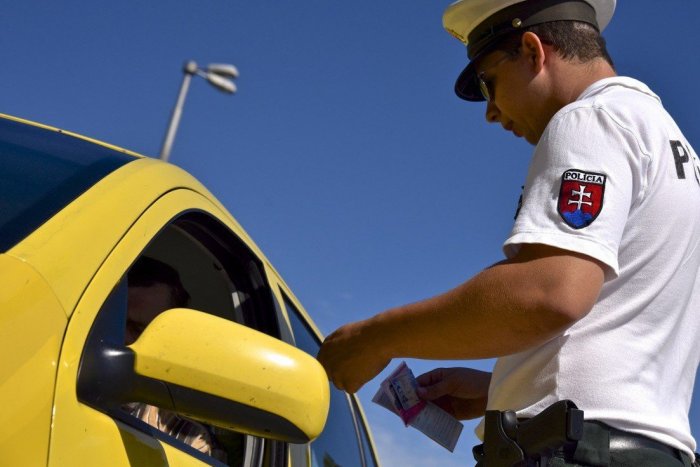 Ilustračný obrázok k článku Týždeň na cestách v Žilinskom kraji: Potužení vodiči, cyklisti a niekoľko nehôd