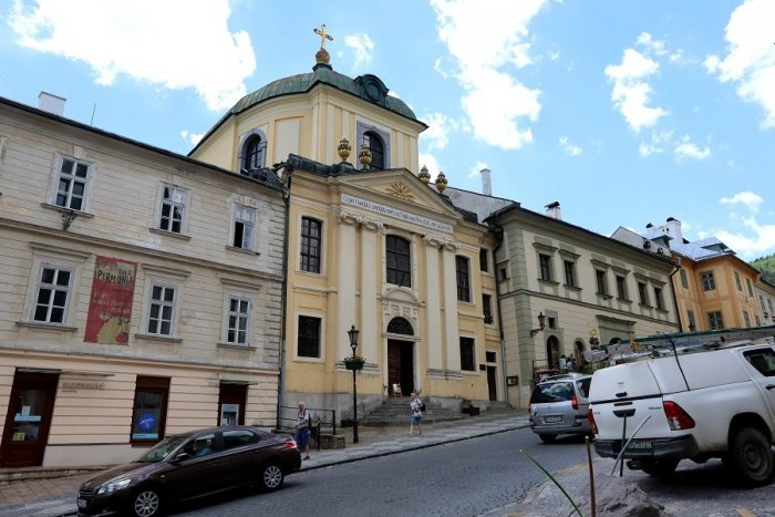 Ilustračný obrázok k článku Smart City má vyriešiť nešťastné parkovanie v centre: Vyjadriť sa môžu aj Štiavničania