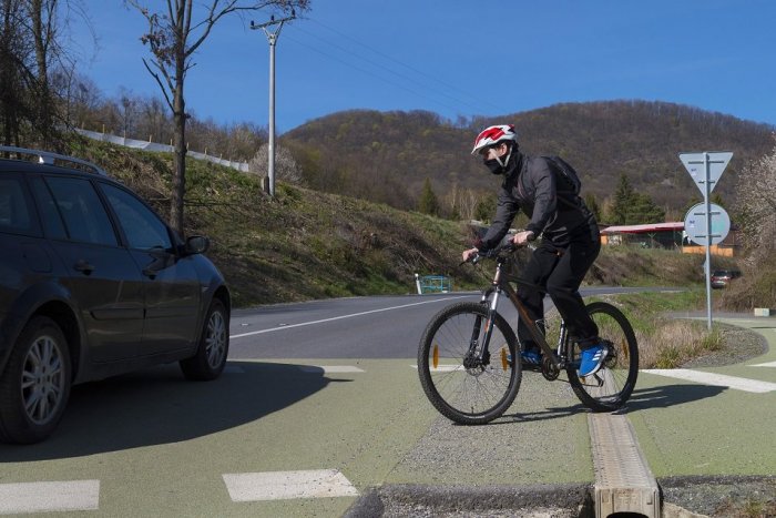 Ilustračný obrázok k článku Cyklisti, viete, čo robiť pri nehode a ako sa jej vyhnúť? + prehľad POKÚT