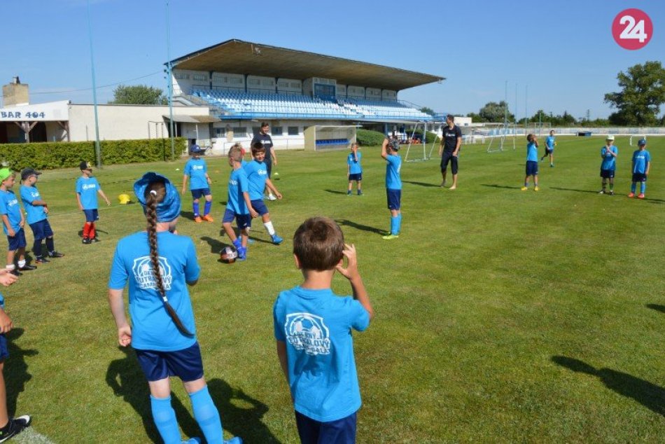 Ilustračný obrázok k článku Obúvajte kopačky: FK Slovan Duslo Šaľa hľadá malých futbalistov