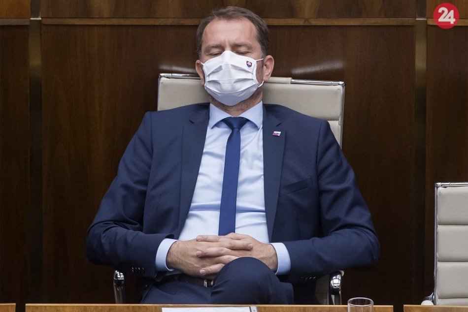 Ilustračný obrázok k článku Bývalý premiér si TRÚFOL porovnať Černobyľ so Sputnikom: Ako spojil výbuch s vakcínami?