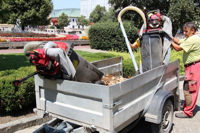 Ilustračný obrázok k článku Mesto čistí ulice: Zamestnanci využívajú exteriérové vysávače