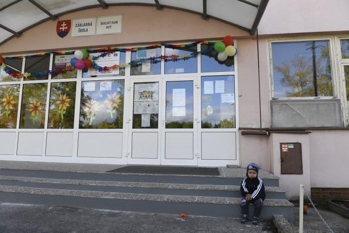 Ilustračný obrázok k článku Prievidzská škola prešla obnovou: Odborné učebne by už mali byť v suchu