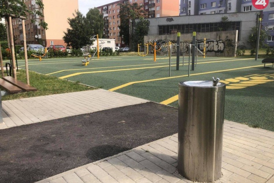 Ilustračný obrázok k článku Príjemné osvieženie: Vo Veči pribudli fontánky s pitnou vodou, FOTO